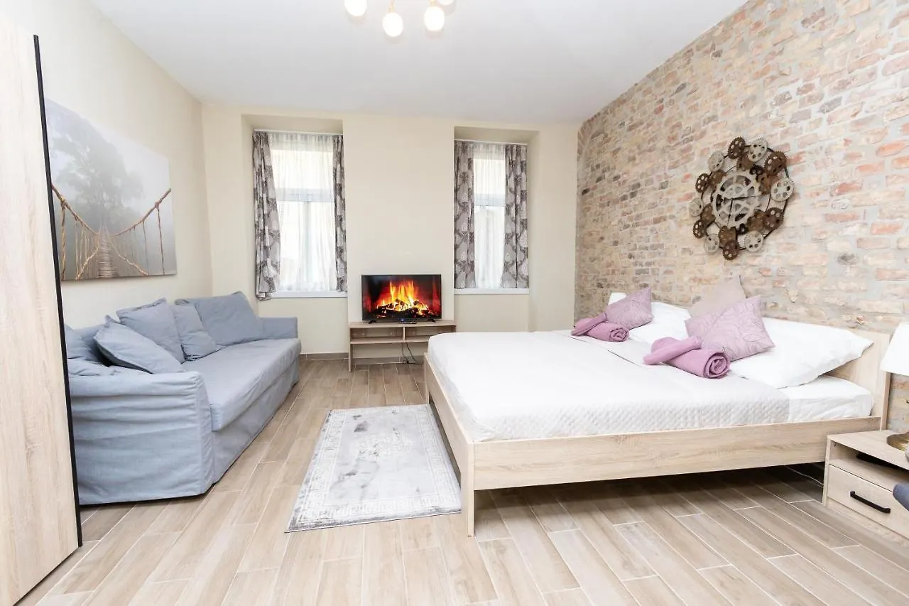 Comfortable Romantic 1 Bedroom Apartment Near Augarten Vienna