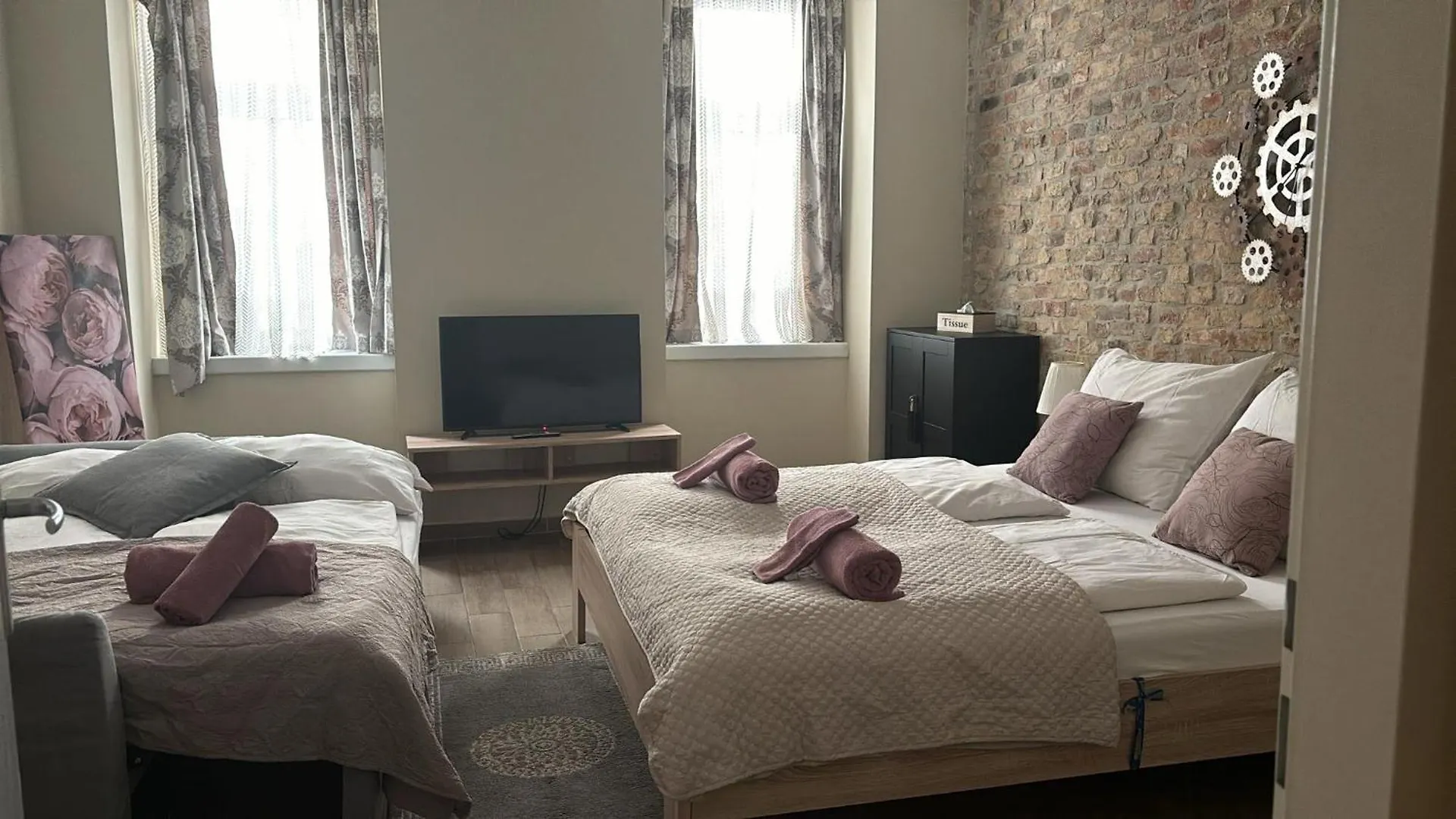 Comfortable Romantic 1 Bedroom Apartment Near Augarten Vienna Austria